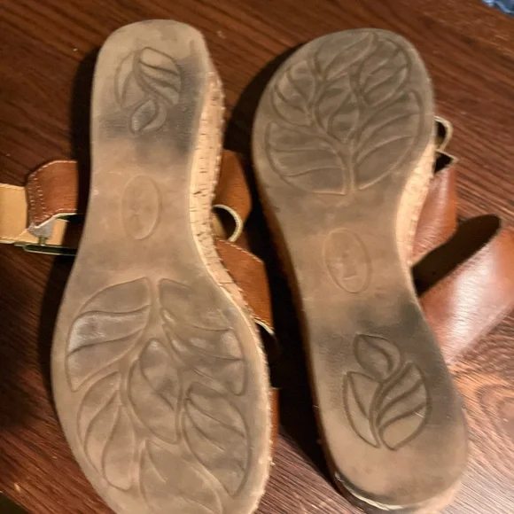 b.o.c. Tan Leather Cross-Strap Sandals - Picture 5 of 5